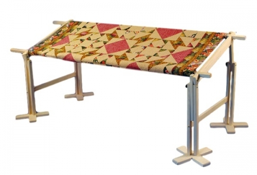 American Legacy Quilt Frame with Quilt 5560 G
